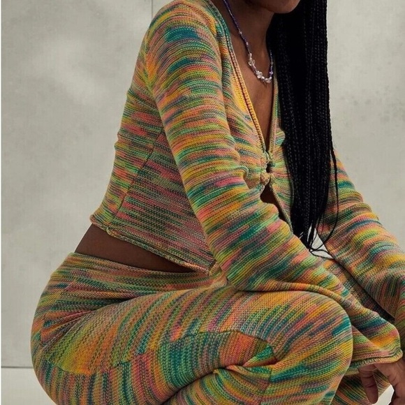 AMERICAN EAGLE OUTFITTERS | Y2K Green & Yellow Blouse with Bell Long Sleeves - Picture 13 of 15